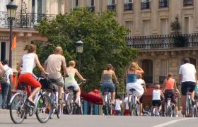 Cycling in Paris. Credit: Getty Images